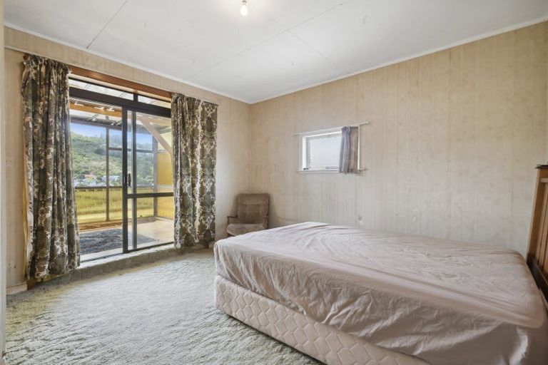 Photo of property in 2 Eden Street, Island Bay, Wellington, 6023