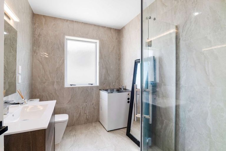 Photo of property in 6 Kahu Close, Orewa, 0931