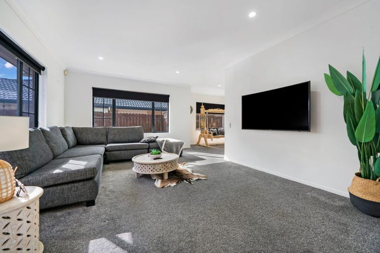 Photo of property in 82 Hillwell Drive, Henderson, Auckland, 0612