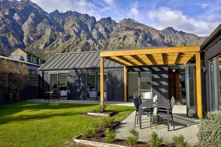 Photo of property in 56 Jacks Point Rise, Jacks Point, Queenstown, 9371