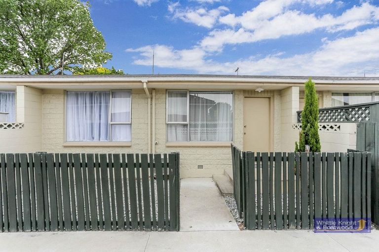 Photo of property in 2/79 Champion Street, Edgeware, Christchurch, 8013