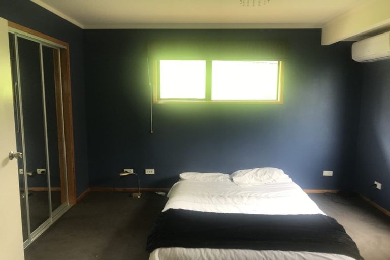 Photo of property in 123 Luckens Road, West Harbour, Auckland, 0618