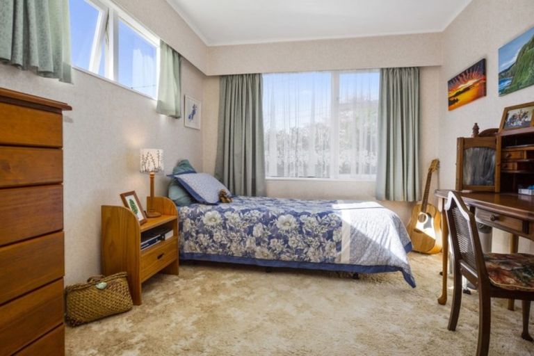 Photo of property in 55 Saint Johns Terrace, Tawa, Wellington, 5028
