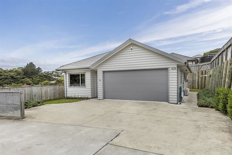 Photo of property in 18 Moonsail Drive, Whitby, Porirua, 5024