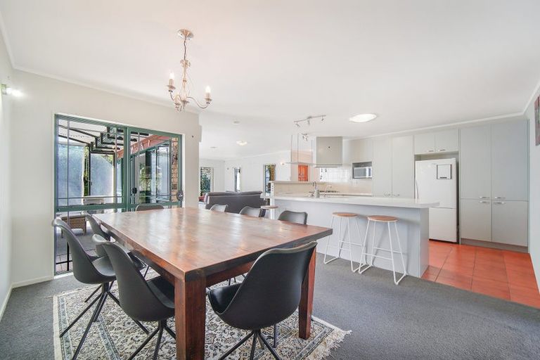 Photo of property in 14 Waimoko Glen, Swanson, Auckland, 0612