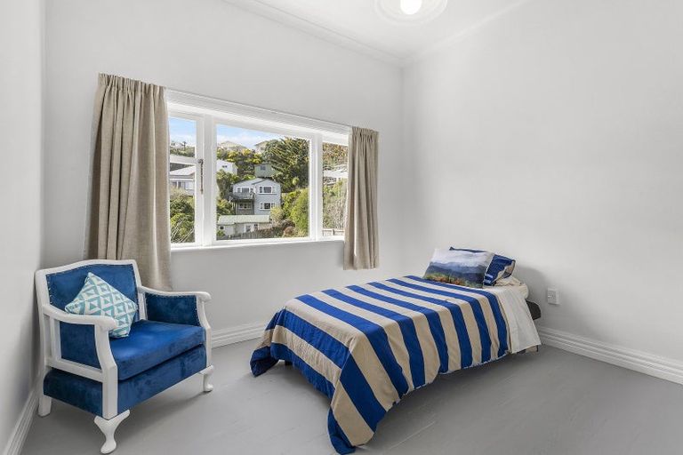 Photo of property in 36 Sutherland Crescent, Melrose, Wellington, 6023