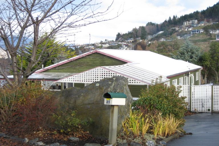 Photo of property in 21 Golden Terrace, Queenstown, 9300
