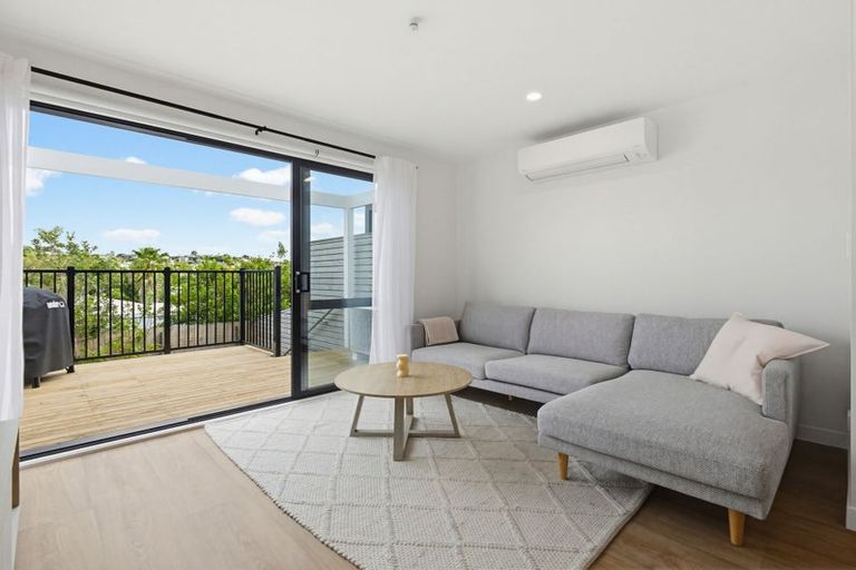 Photo of property in 2/15 Tilden Avenue, Hillcrest, Auckland, 0627