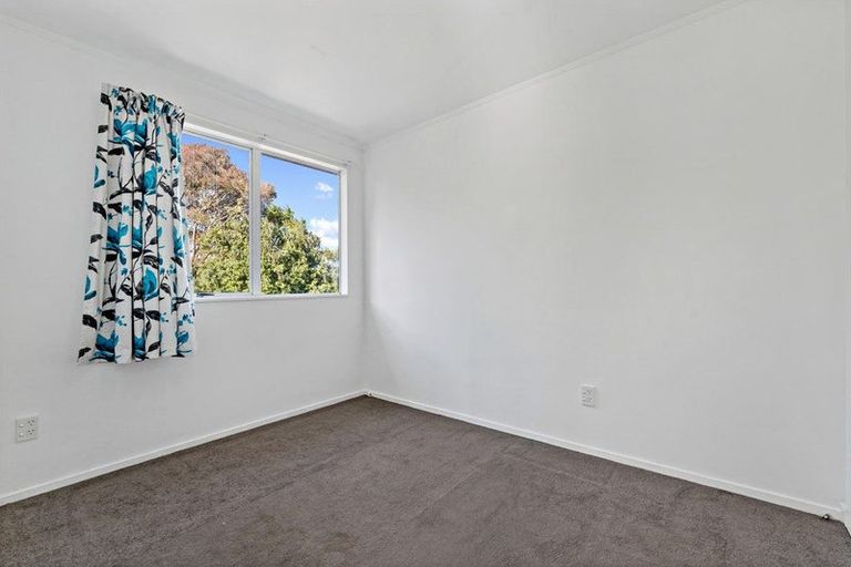 Photo of property in 1/14 Chislehurst Street, Henderson, Auckland, 0612