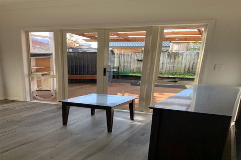 Photo of property in 2 Glastry Close, East Tamaki Heights, Auckland, 2016