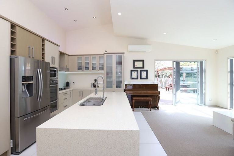 Photo of property in 106 Saint James Drive, Huntington, Hamilton, 3210