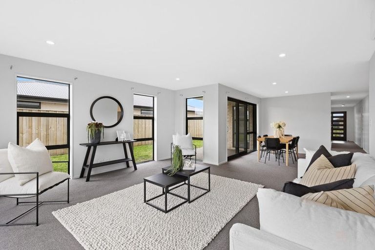 Photo of property in 184 Faringdon Boulevard, Rolleston, 7615