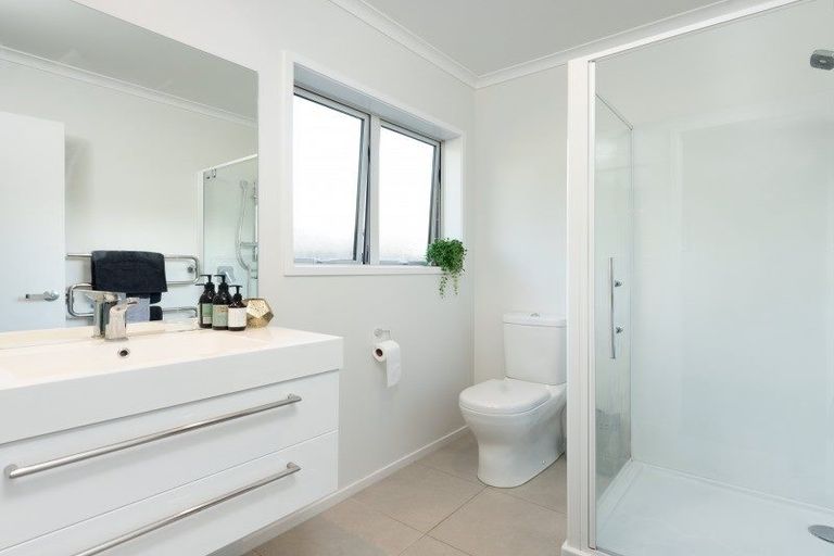 Photo of property in 15 Lakeview Quay, Pyes Pa, Tauranga, 3112