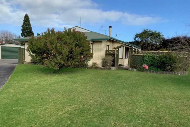 Photo of property in 32 Norfolk Rise, Waiuku, 2123