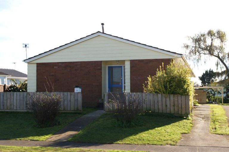 Photo of property in 30 Mcnaughton Avenue, Mangere East, Auckland, 2024