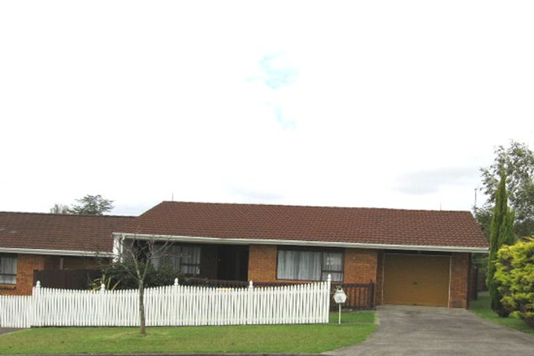 Photo of property in 1 Sari Place, Massey, Auckland, 0614