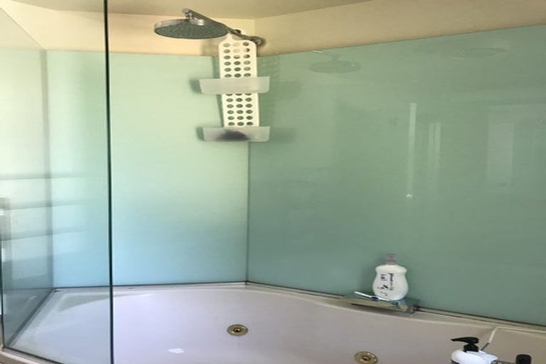 Photo of property in 4/154 Oriental Parade, Oriental Bay, Wellington, 6011