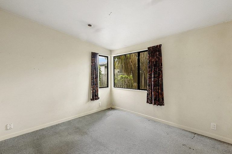Photo of property in 2/96 Edward Avenue, Edgeware, Christchurch, 8013