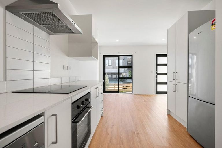 Photo of property in 20 Rauemi Way, Te Atatu South, Auckland, 0610