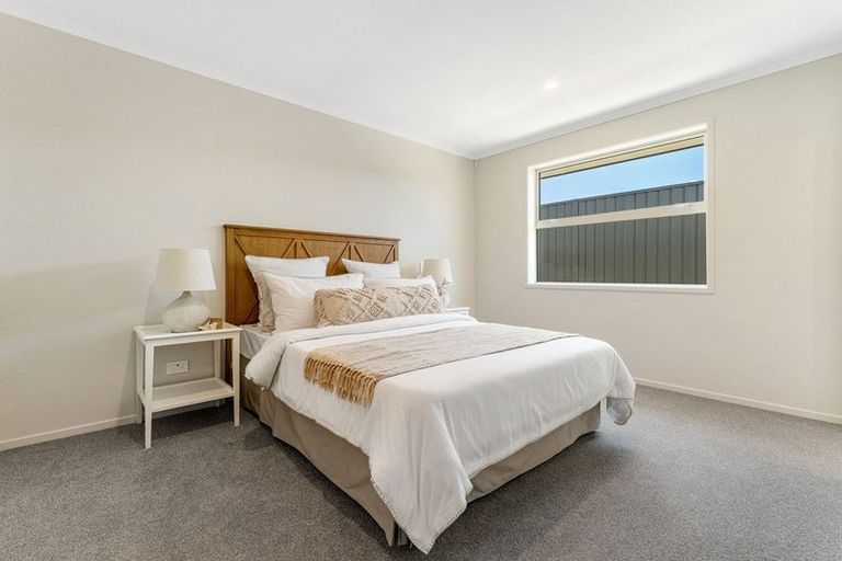 Photo of property in 23 Tabraham Crescent, Pyes Pa, 3112