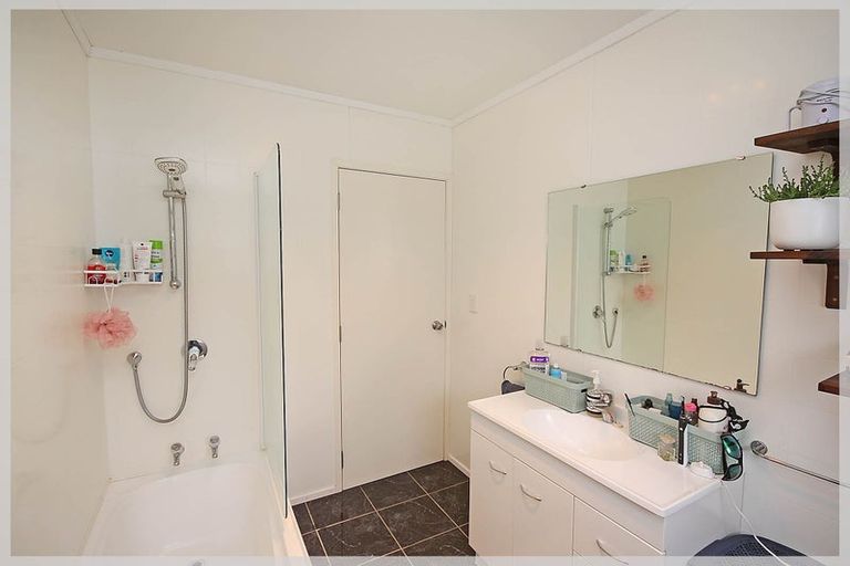 Photo of property in 296 Motuiti Road, Foxton, 4891