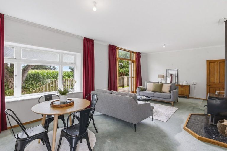 Photo of property in 225 Kuku Beach Road, Kuku, Levin, 5570