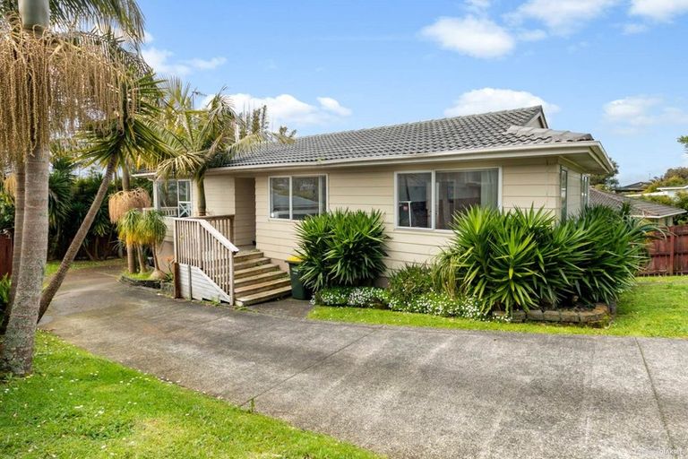 Photo of property in 64 Gallony Avenue, Massey, Auckland, 0614