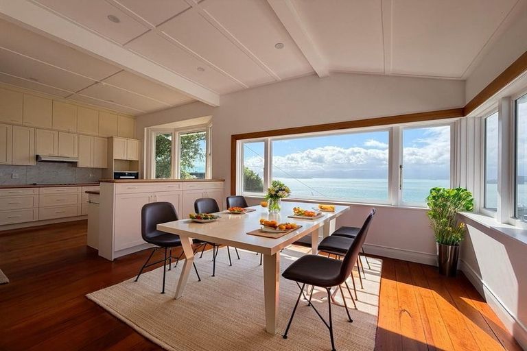 Photo of property in 8 Lower Watt Street, Wadestown, Wellington, 6012