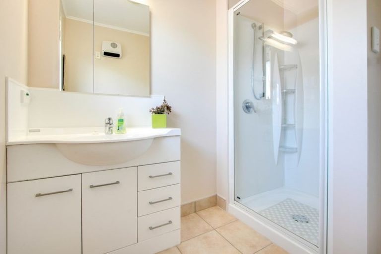 Photo of property in 3/11 Church Road, Taradale, Napier, 4112