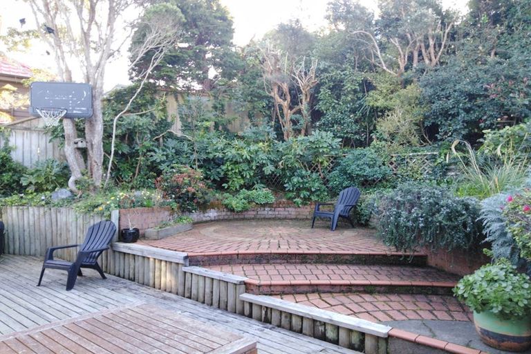 Photo of property in 22 Satara Crescent, Khandallah, Wellington, 6035