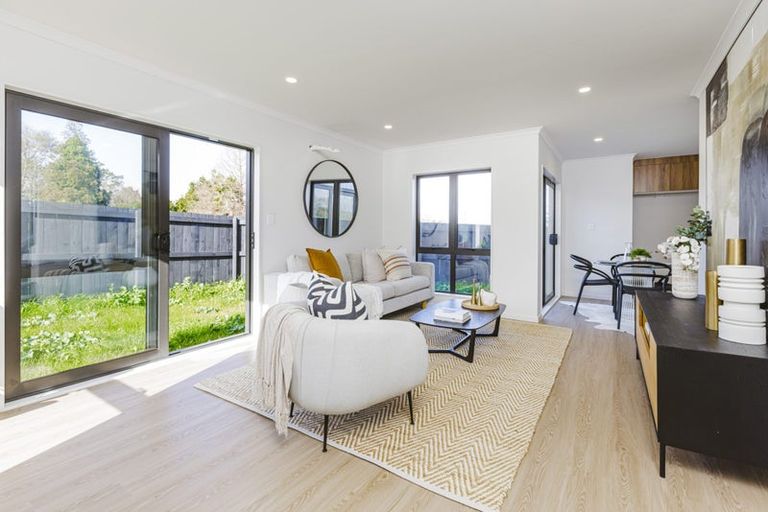 Photo of property in 559a Great South Road, Rosehill, 2113