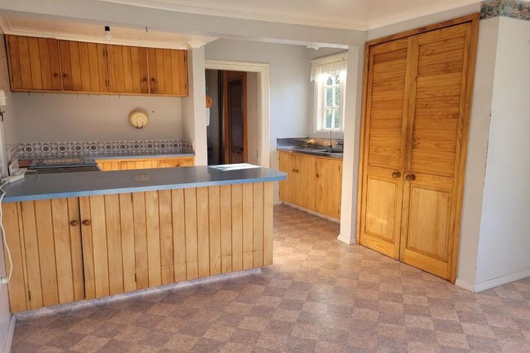 Photo of property in 27 Wood Street, Greytown, 5712