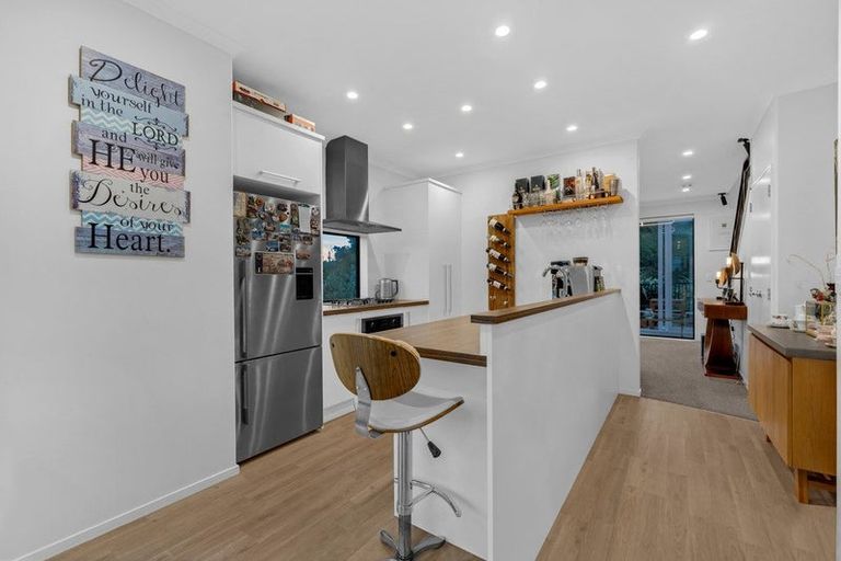 Photo of property in 4 Matairangi Avenue, Totara Heights, Auckland, 2105