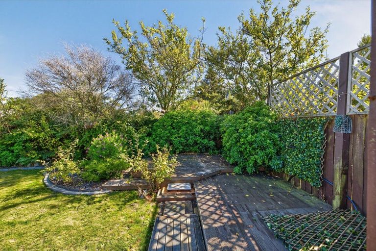 Photo of property in 2/70 Marlow Road, Aranui, Christchurch, 8061