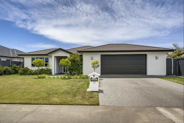Photo of property in 17 Aoraki Road, Poraiti, Napier, 4112