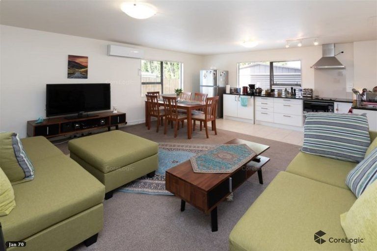 Photo of property in 9 Darren Crescent, Half Moon Bay, Auckland, 2012