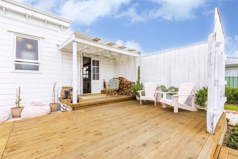 Photo of property in 1 Russell Street, Otane, 4202