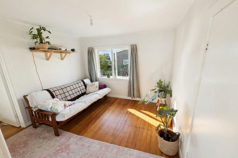 Photo of property in 158b Lake Road, Northcote, Auckland, 0627