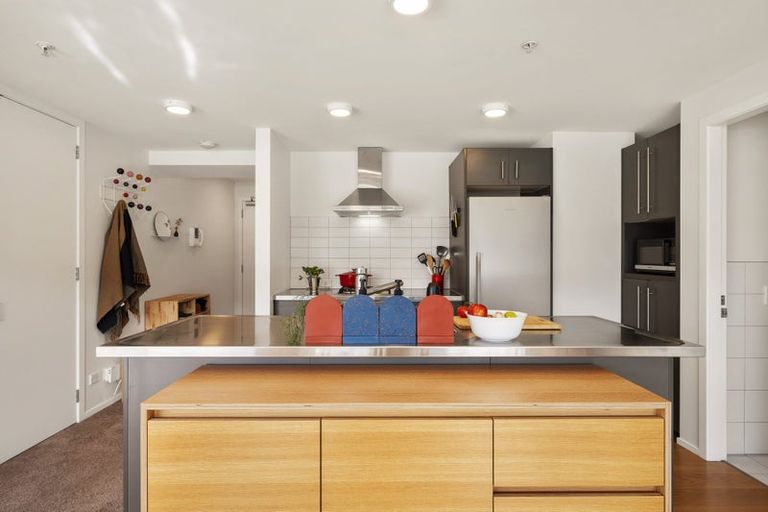 Photo of property in Sol Apartments, 13/37 Jessie Street, Te Aro, Wellington, 6011