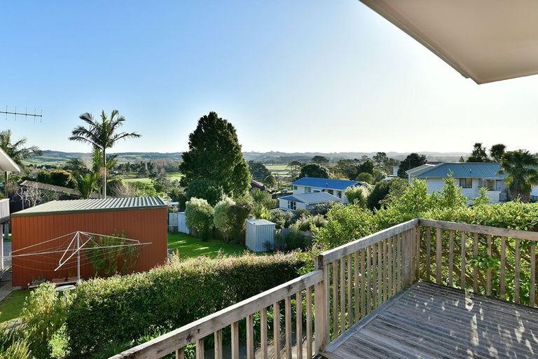 Photo of property in 15 Hand Road, Helensville, 0800
