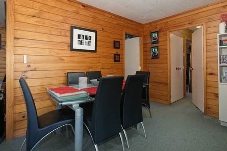 Photo of property in 2/53 Hellyers Street, Birkdale, Auckland, 0626