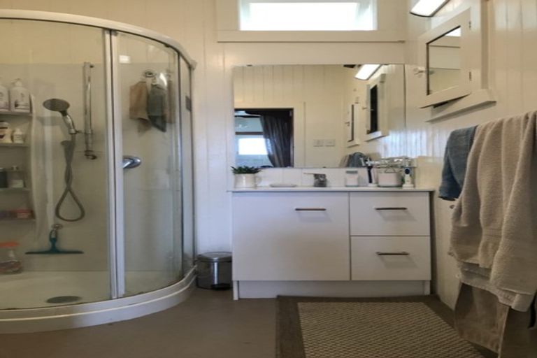 Photo of property in 76 Mitchell Street, Brooklyn, Wellington, 6021