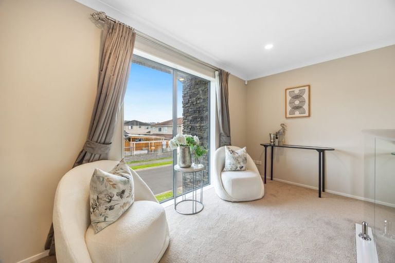 Photo of property in 1 Creggan Crescent, Flat Bush, Auckland, 2019