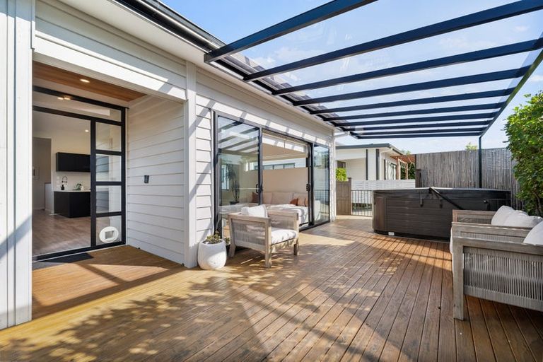 Photo of property in 31 Ascension Crescent, Orewa, 0931