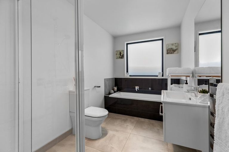 Photo of property in 79 Sandhurst Drive, Papamoa Beach, Papamoa, 3118