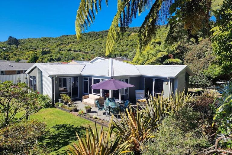 Photo of property in 4 L A Place, Greymouth, 7805