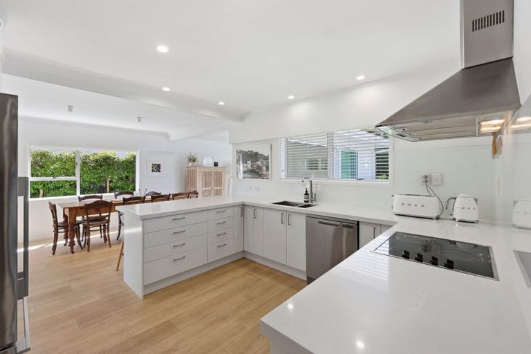 Photo of property in 46 Luton Avenue, Sunnyhills, Auckland, 2010