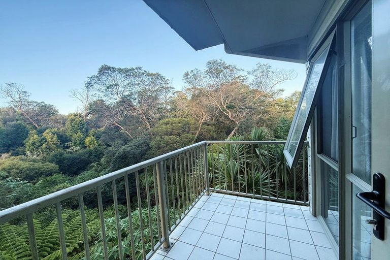 Photo of property in The Haven, 22/120 Beach Haven Road, Beach Haven, Auckland, 0626