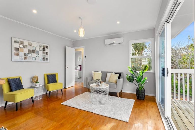 Photo of property in 63 Divich Avenue, Te Atatu South, Auckland, 0610