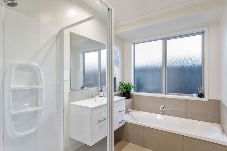 Photo of property in 22 Rainey Crescent, Papamoa Beach, Papamoa, 3118